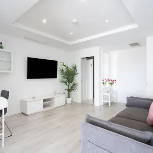 https://home2book-olympo-suite.tenerifehoteles.net